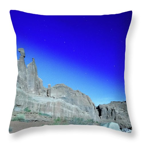 Arches National Park at night - Wall Street - Throw Pillow